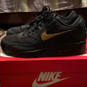 Nike Air Max 90 Essential